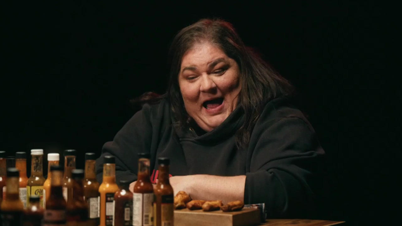Hot Ones Québec - Christine Morency