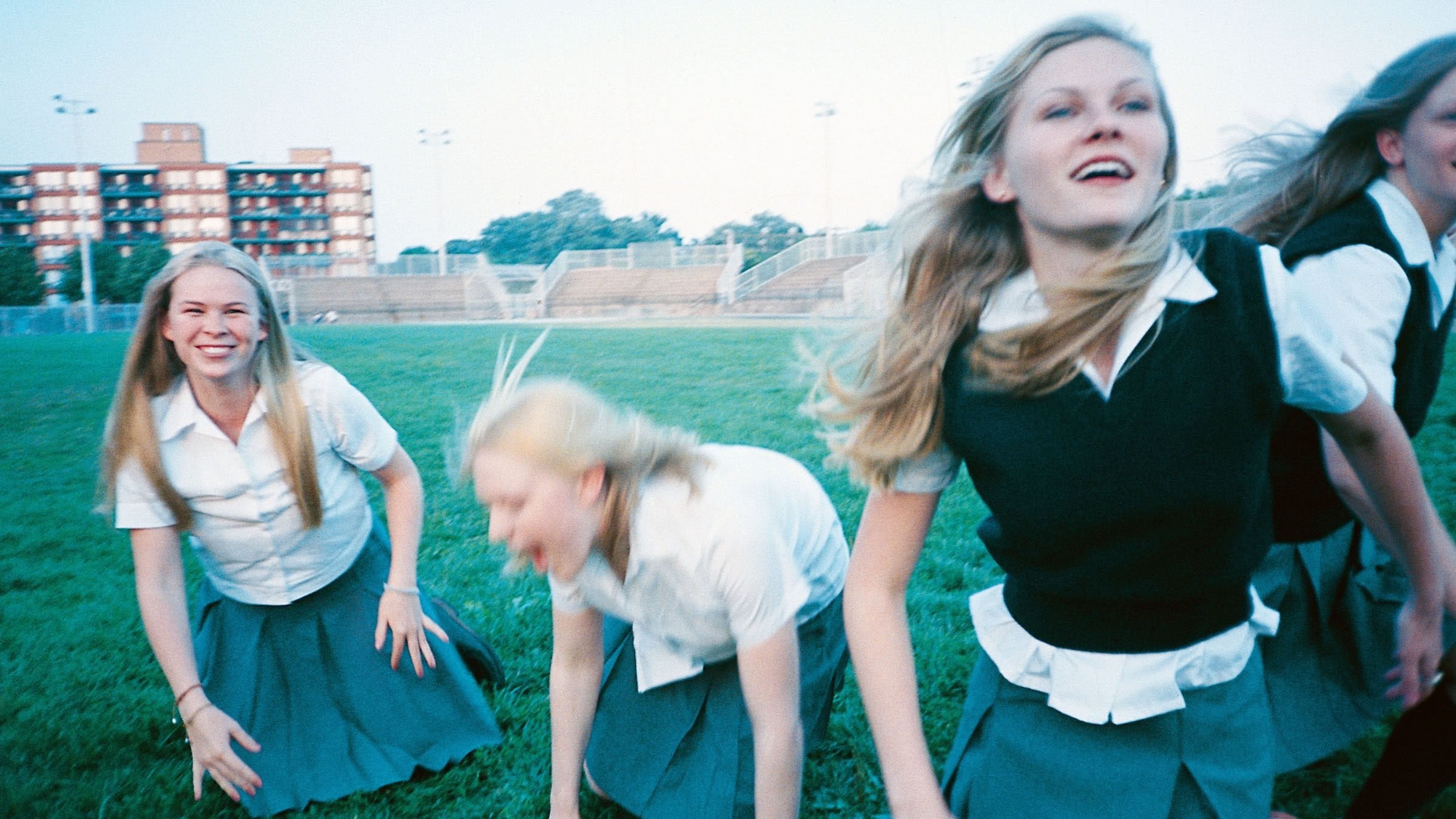 თვითმკვლელი ქალწულები / The Virgin Suicides ქართულად