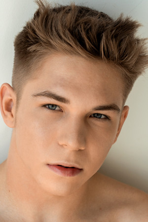 et billede af Hugo Carter