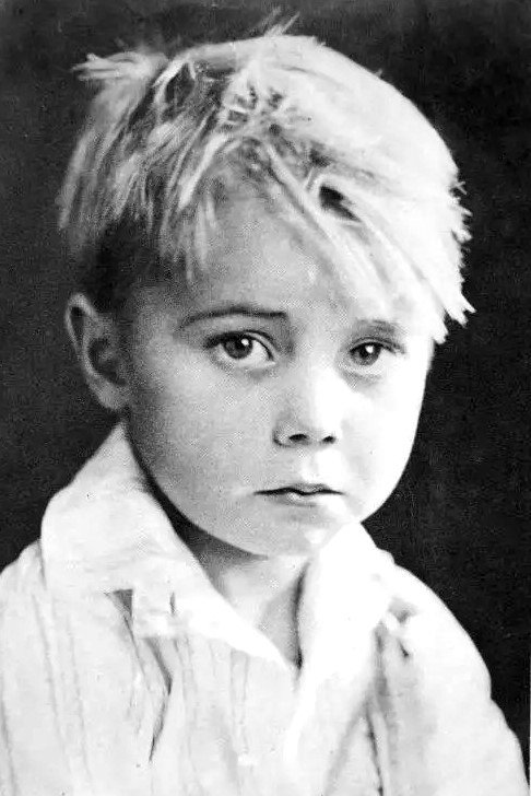 et billede af B. Reeves Eason Jr.