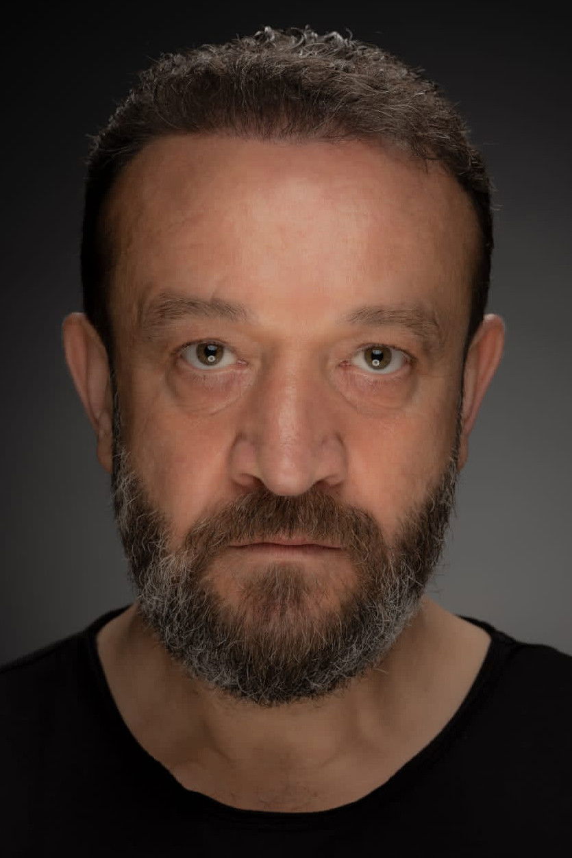 et billede af Şener Savaş