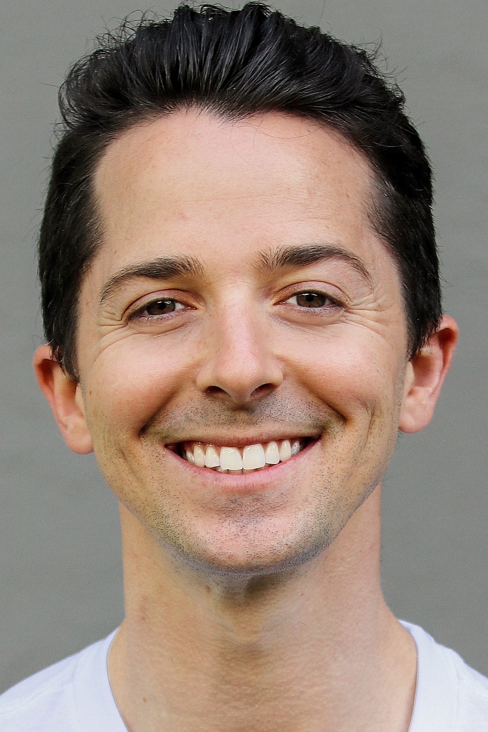 et billede af Casey J. Adler