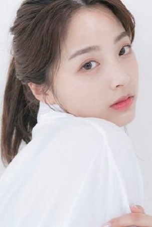 et billede af Nishimura Miyuu