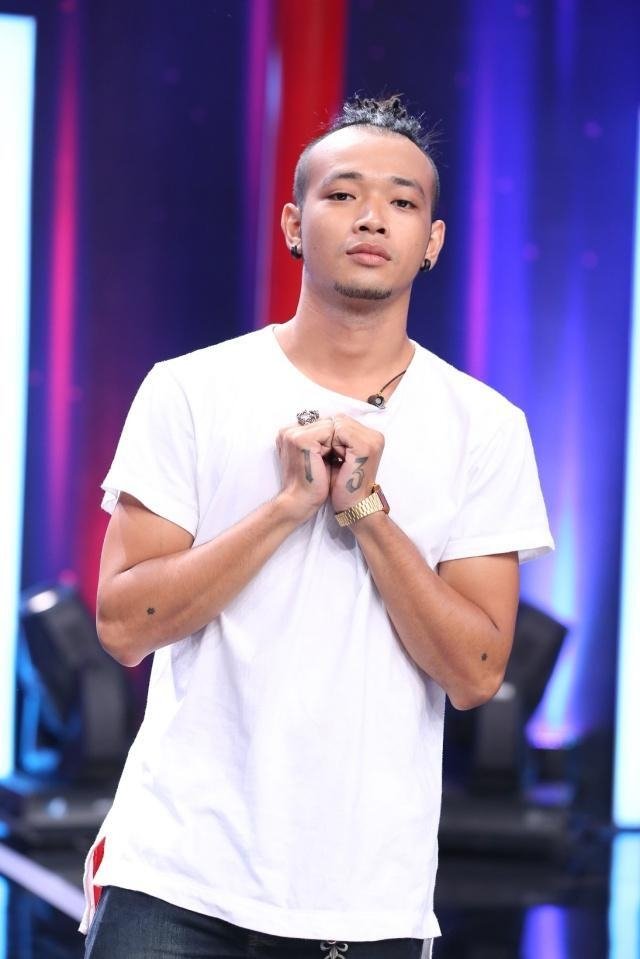Hoàng Phi's picture in the cast