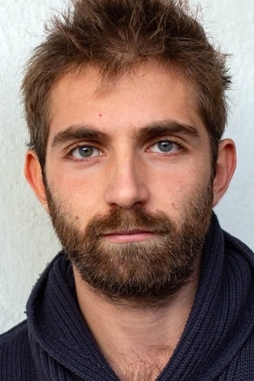 et billede af Jules Sadoughi