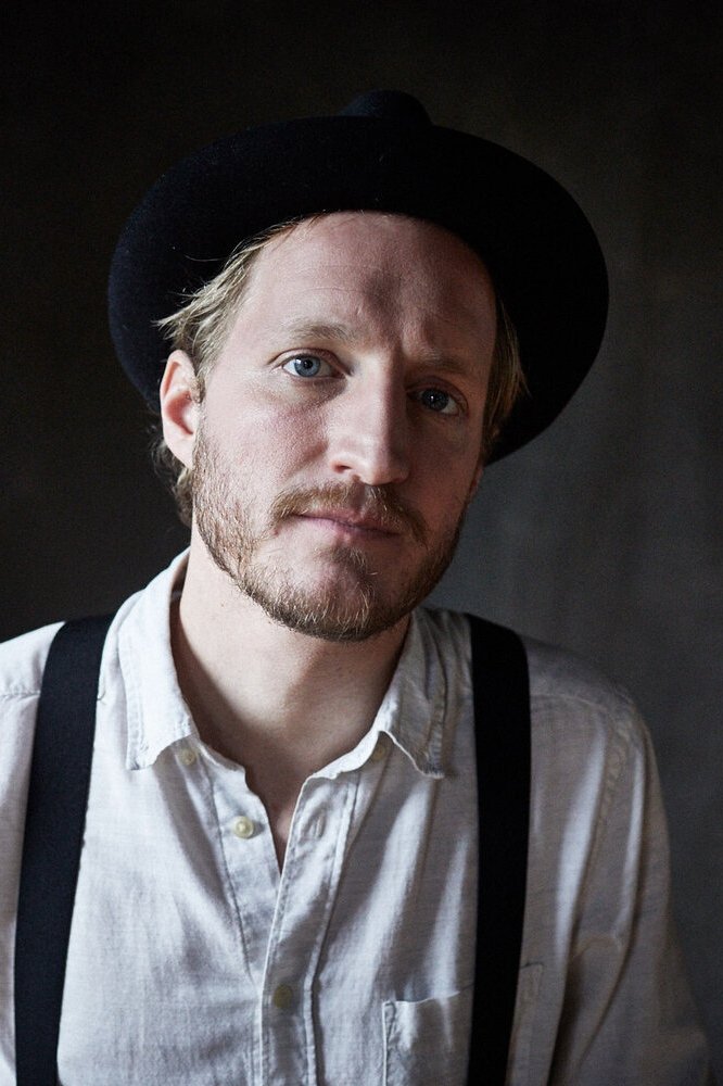 et billede af Jeremiah Fraites