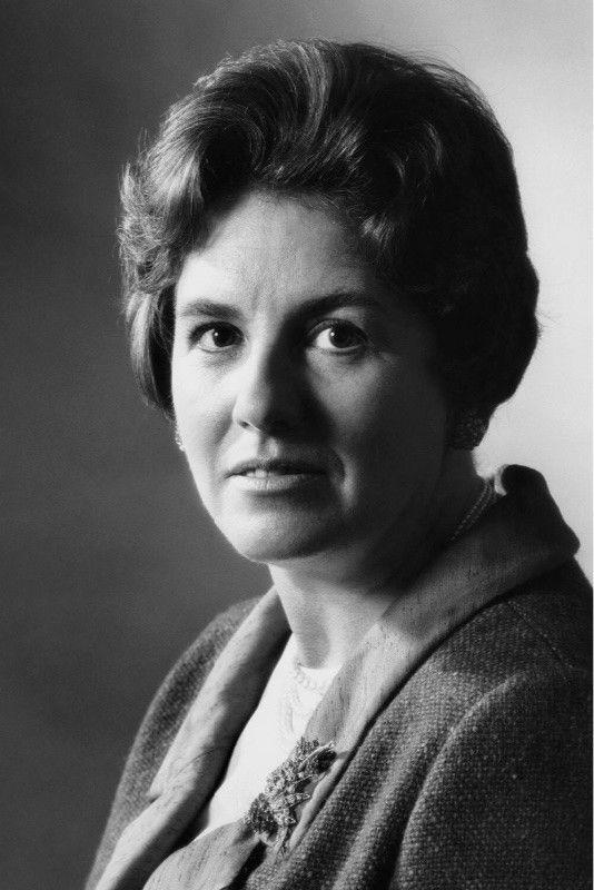 et billede af Heather Harper