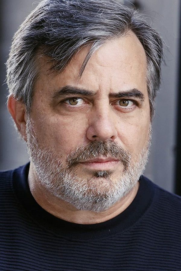 et billede af Mark St. James