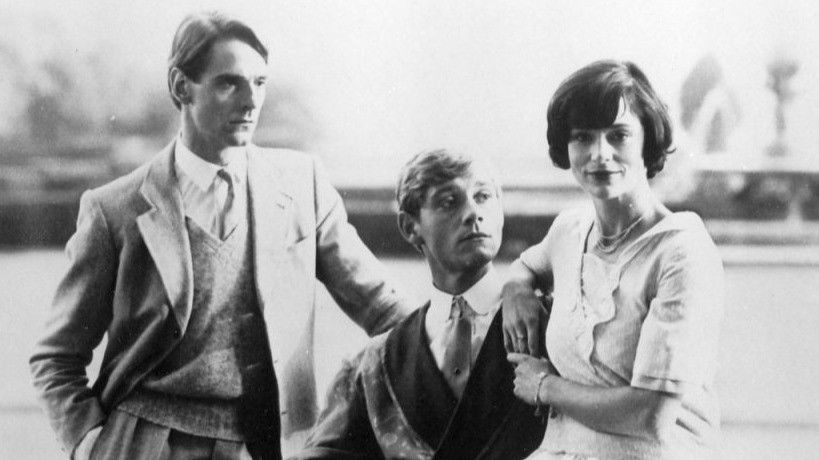 Audio Commentary | Cast - Episode 1: Et In Arcadia Ego