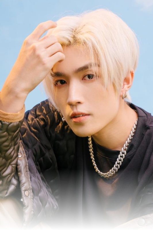 Nam Đình Võ's picture in the cast