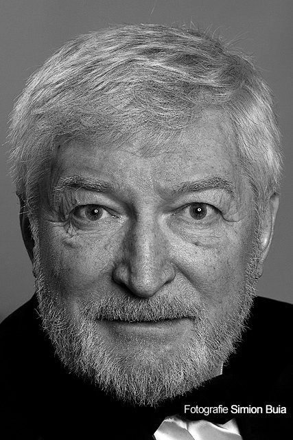 et billede af Eusebiu Ștefănescu