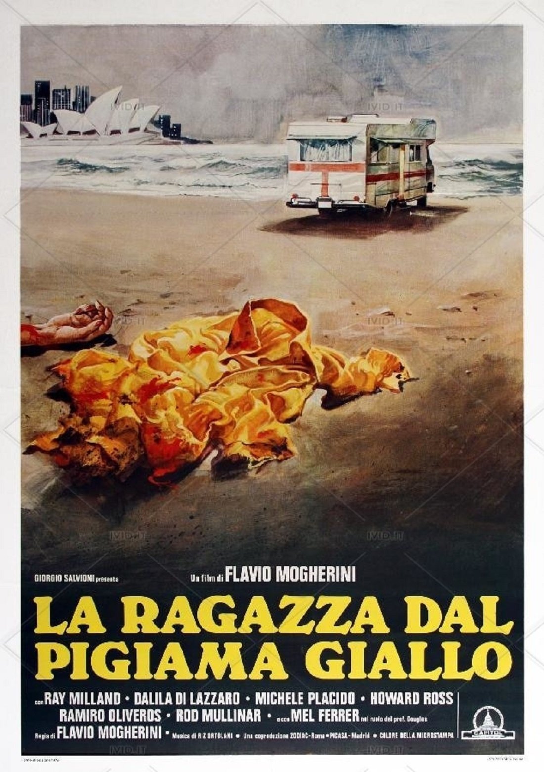 La ragazza dal pigiama giallo