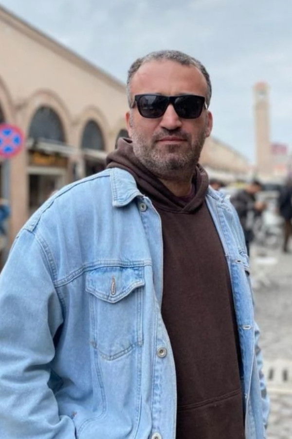 et billede af Hasan Yaşar