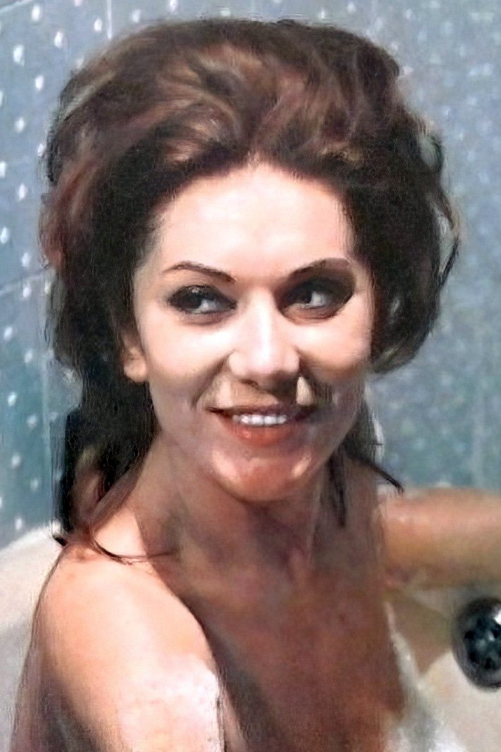 et billede af Adriana Alben