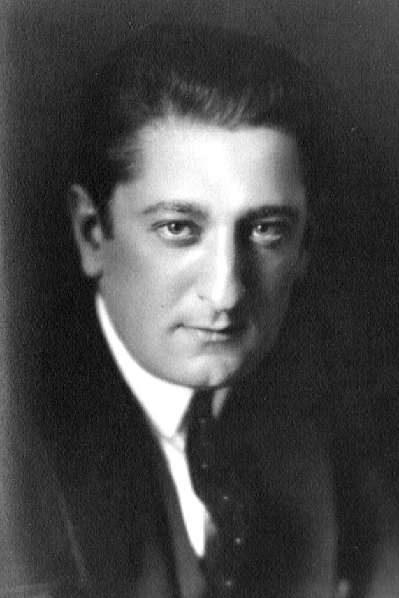 et billede af Allen Holubar