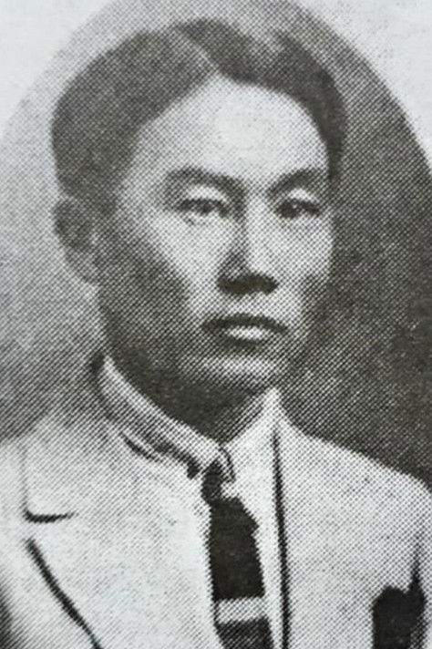 et billede af Zula Nakhashkiyev