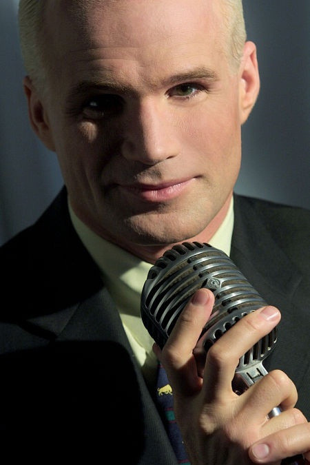 et billede af John Crown