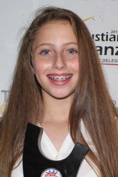 Natasha Cubría's picture in the cast