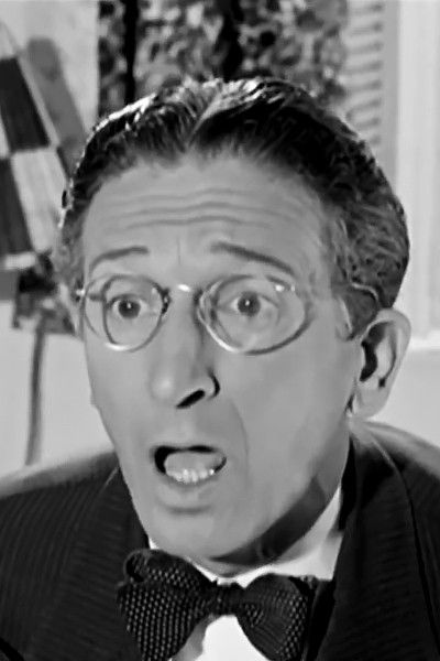 et billede af Nikos Thiveos