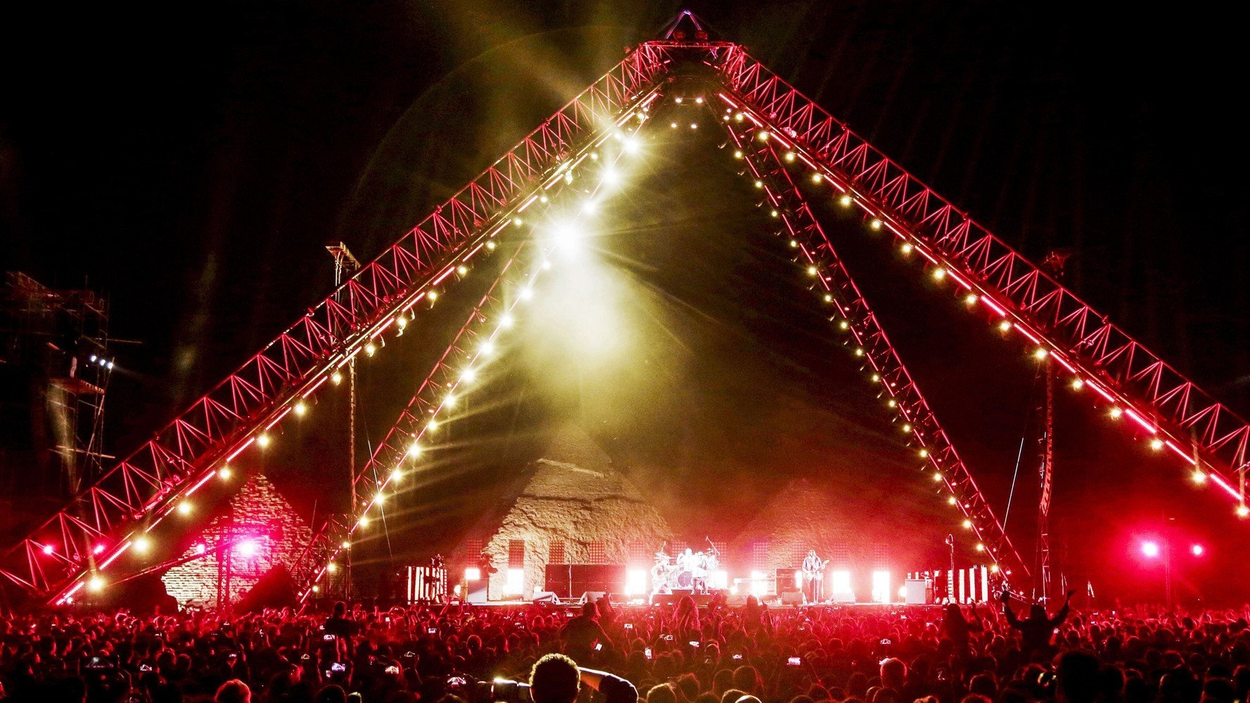 Red Hot Chili Peppers Live At The Pyramids (2019)