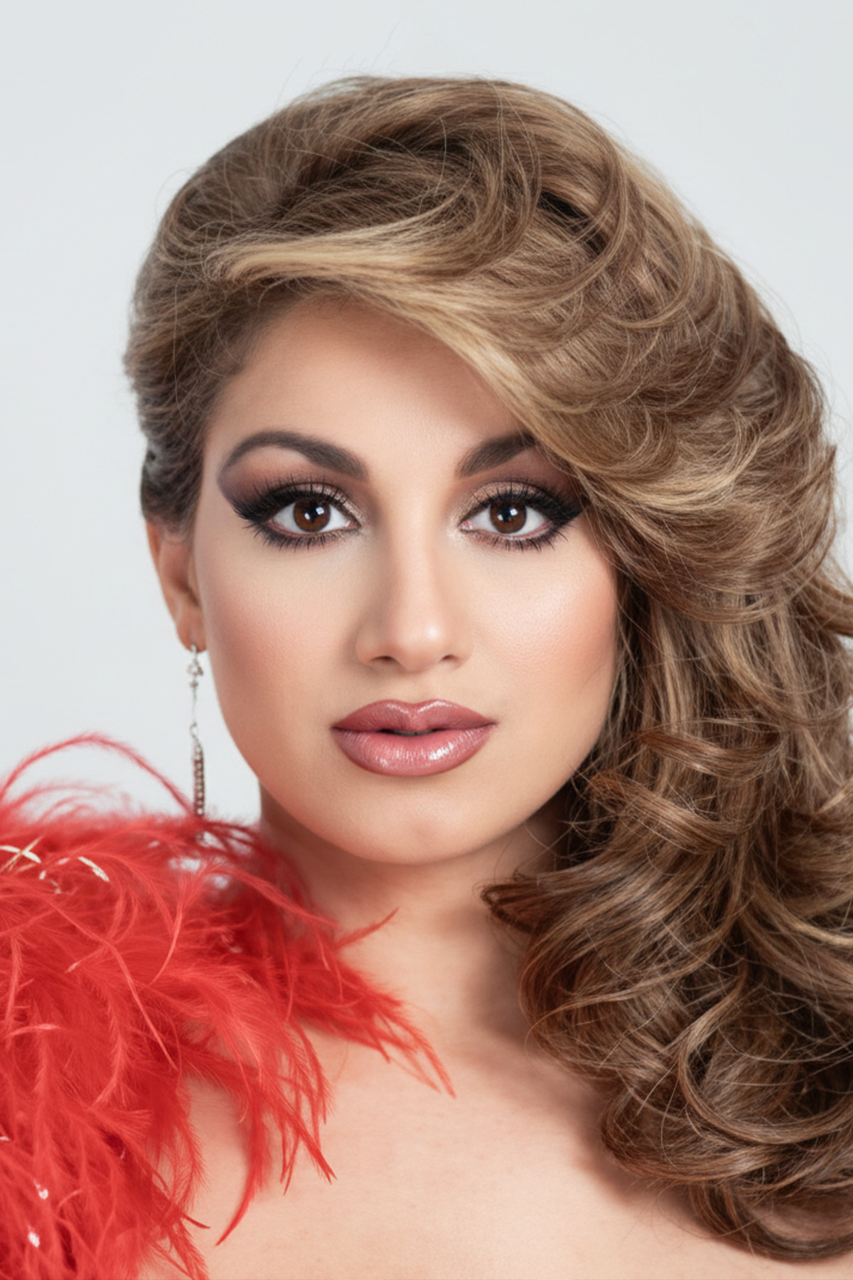 et billede af Dilber Ay