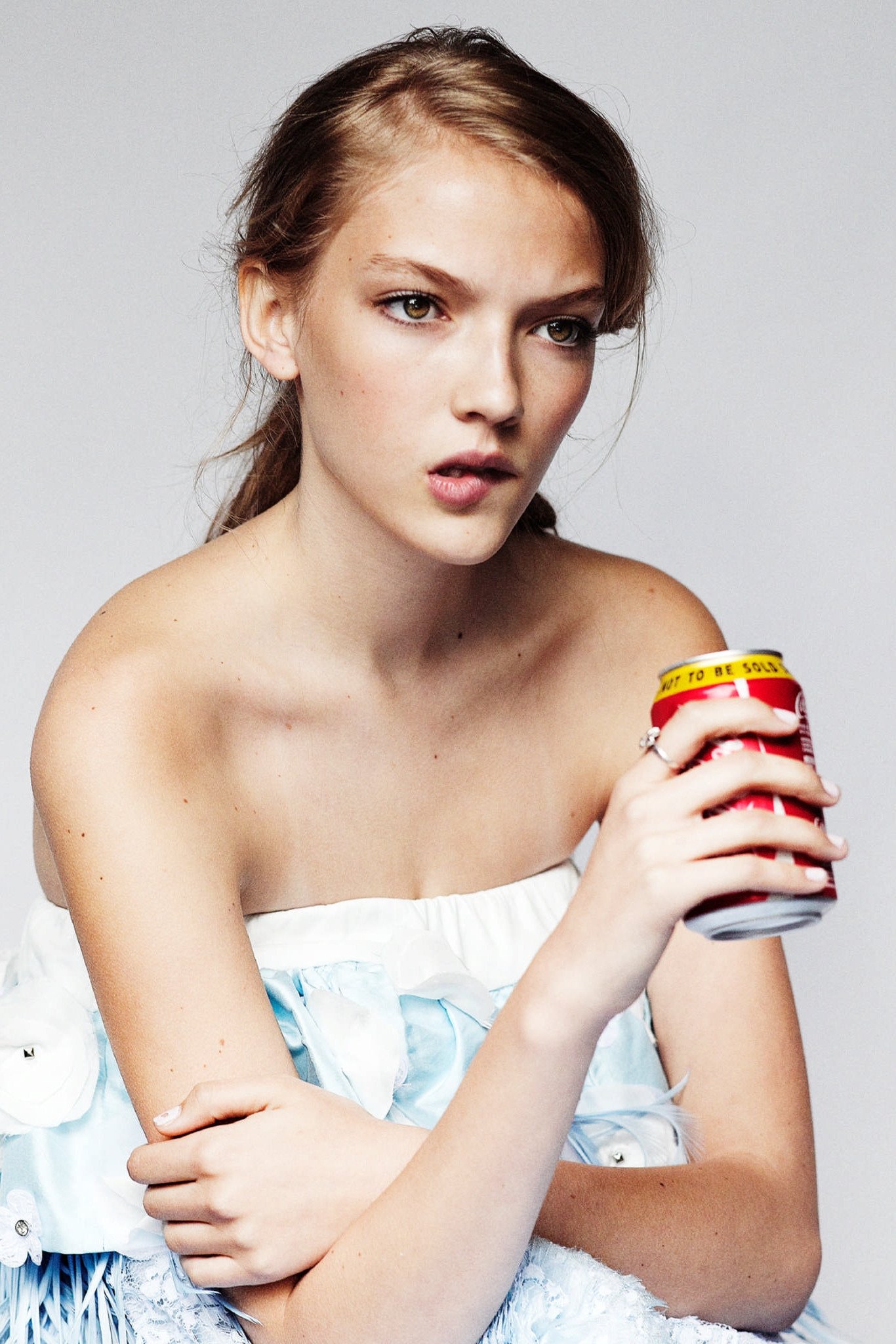 et billede af Allie Lewis