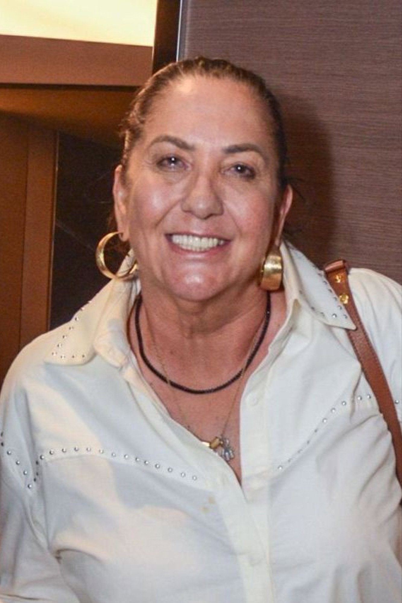 Profile Margareth Serrão with character Self