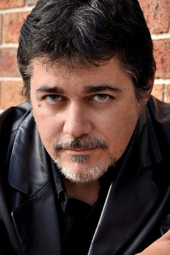 et billede af Darren K. Hawkins