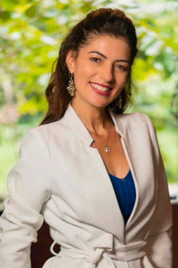 et billede af Meiry Lannunce