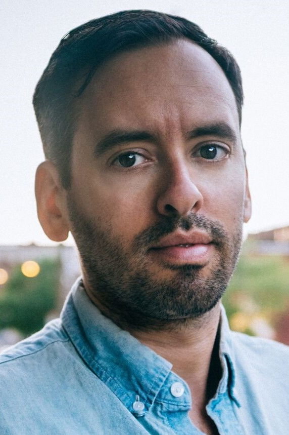 et billede af Darren Curtis