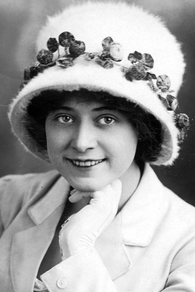 et billede af Belle Adair