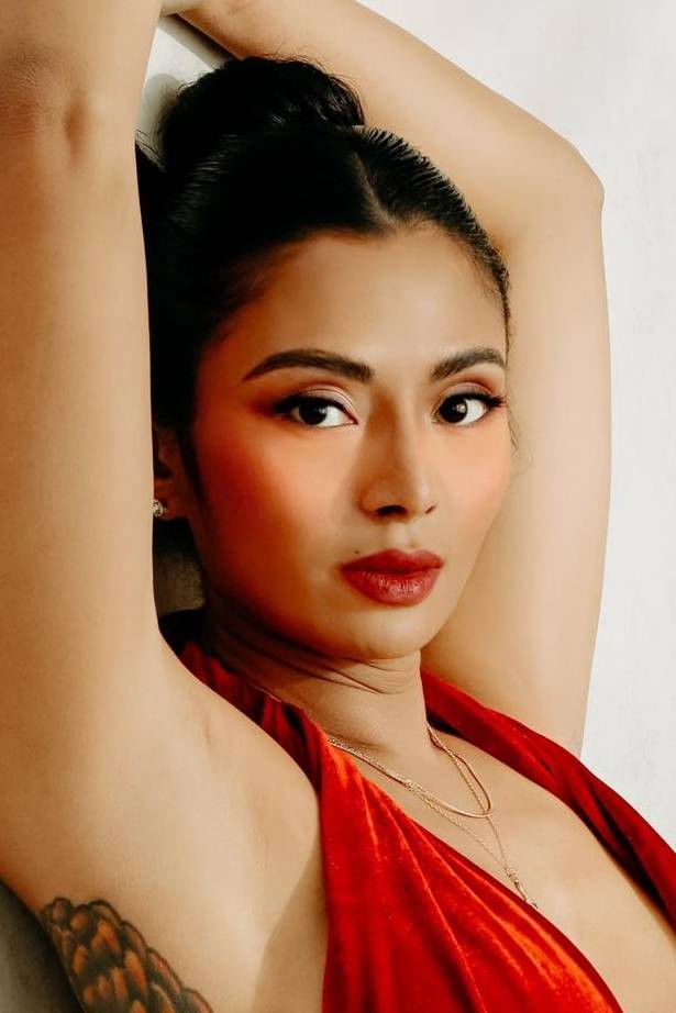 et billede af Riri Ayuki