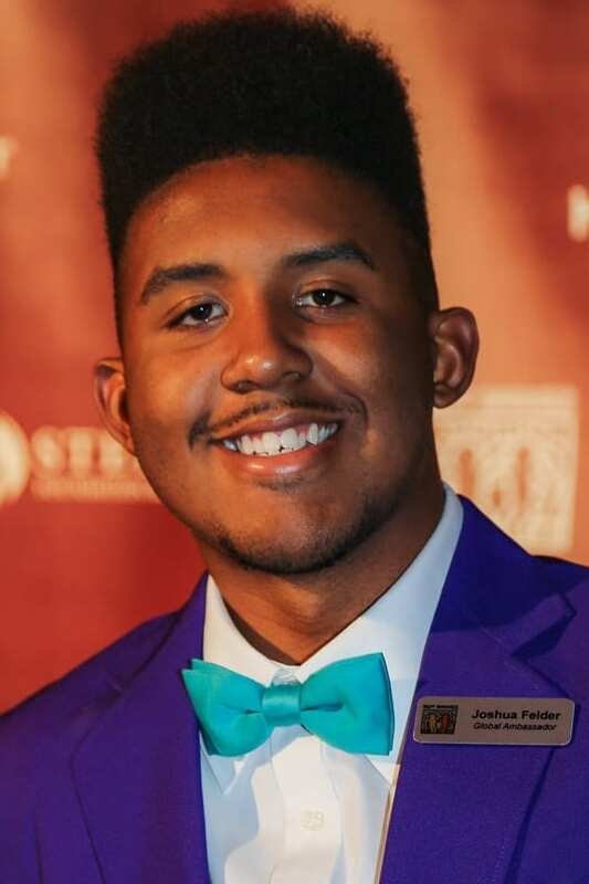 et billede af Joshua Felder