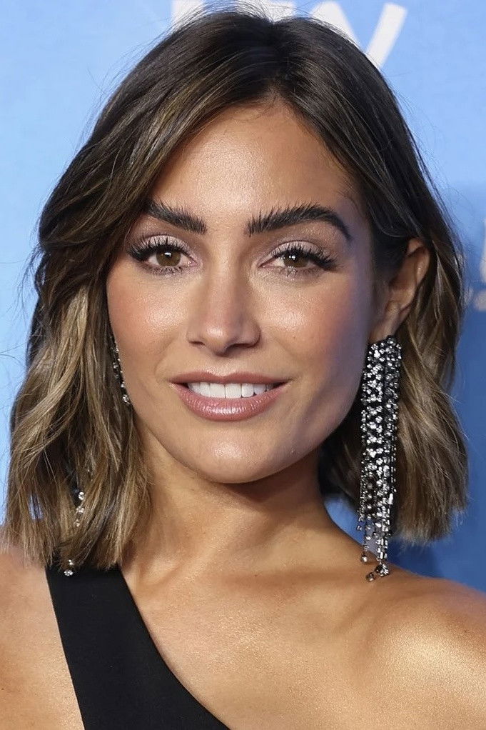 et billede af Frankie Bridge