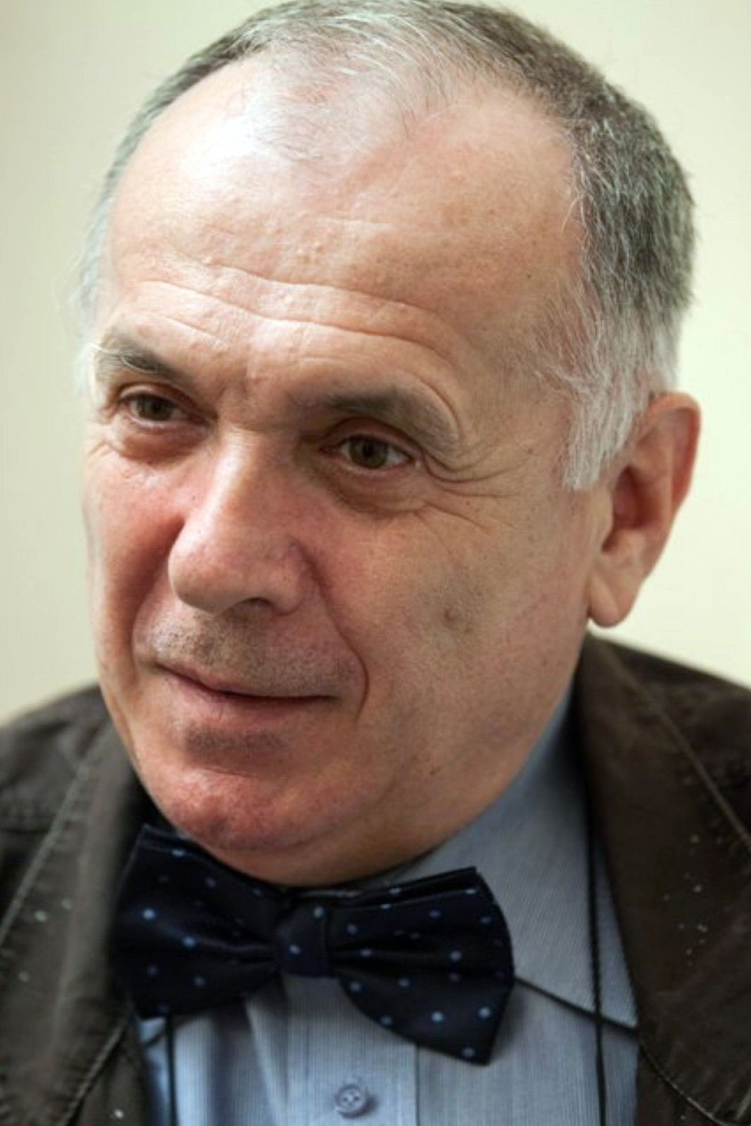 et billede af Paul Chiribuță