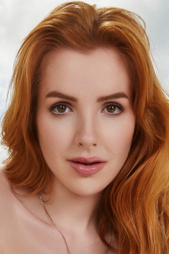 et billede af Scarlett Jones