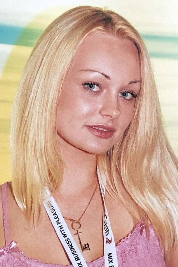 et billede af Martina Warren