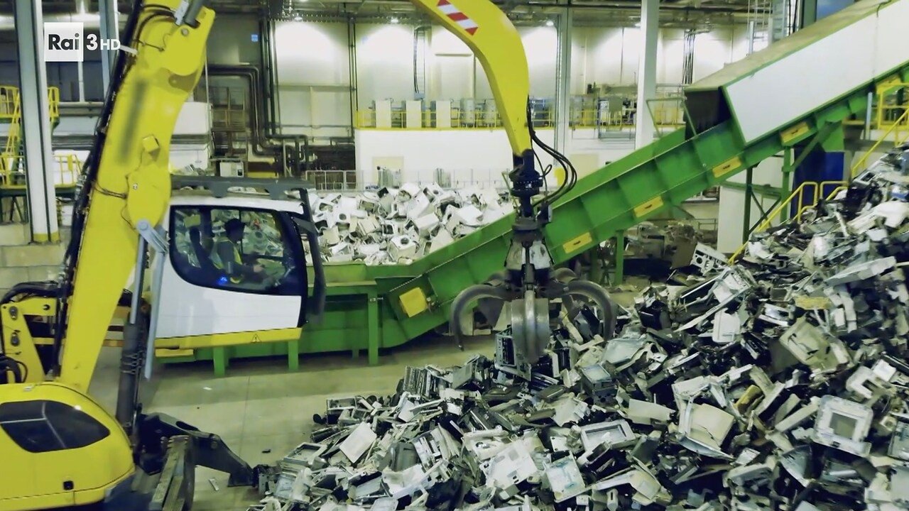 Thumbnail for La transizione economica Season 1 Episode 8