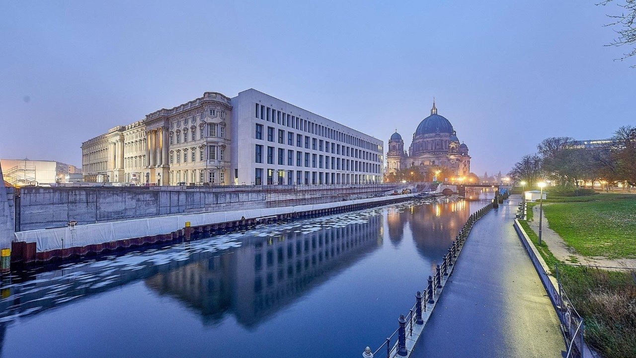 Imagem do Filme Et Berlin se bâtit un château…