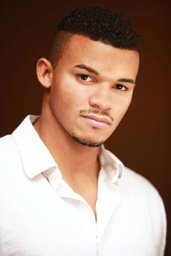 et billede af Charles Dewayne