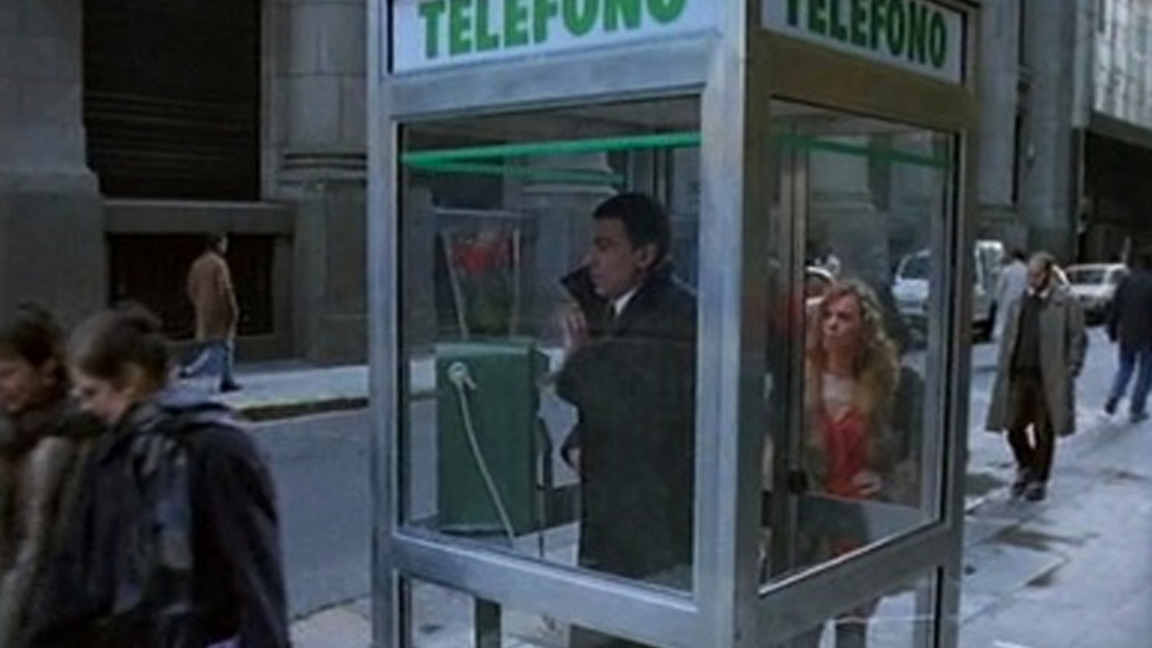 Historias Breves II: Fuera de Servicio (1996)