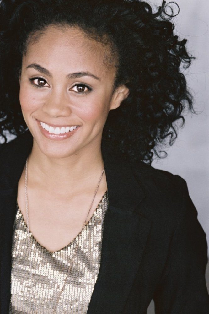 Monique Rosario's picture in the cast