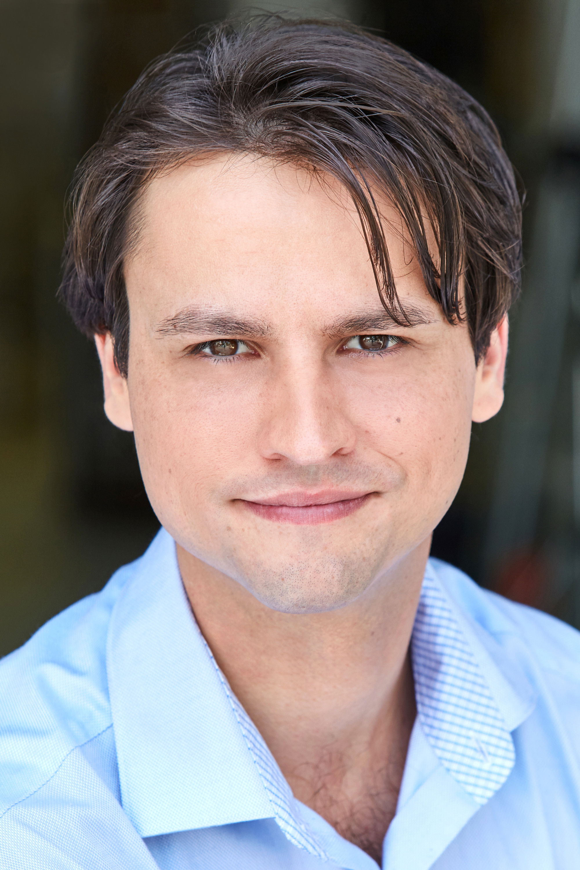 et billede af Adam D. Crain