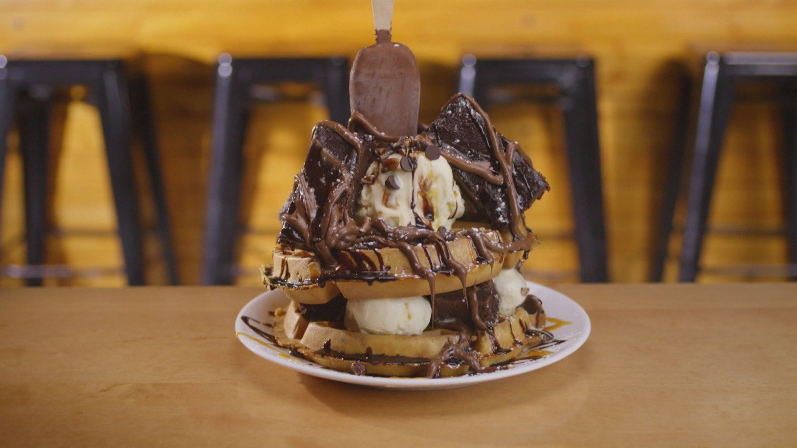 Big Food Bucket List S02E06 backdrop