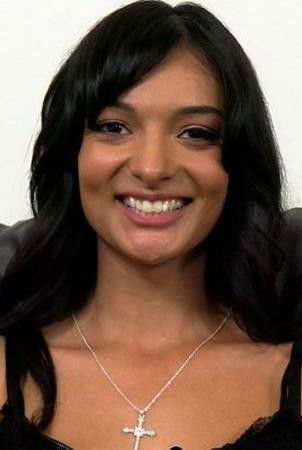 et billede af Laynee James