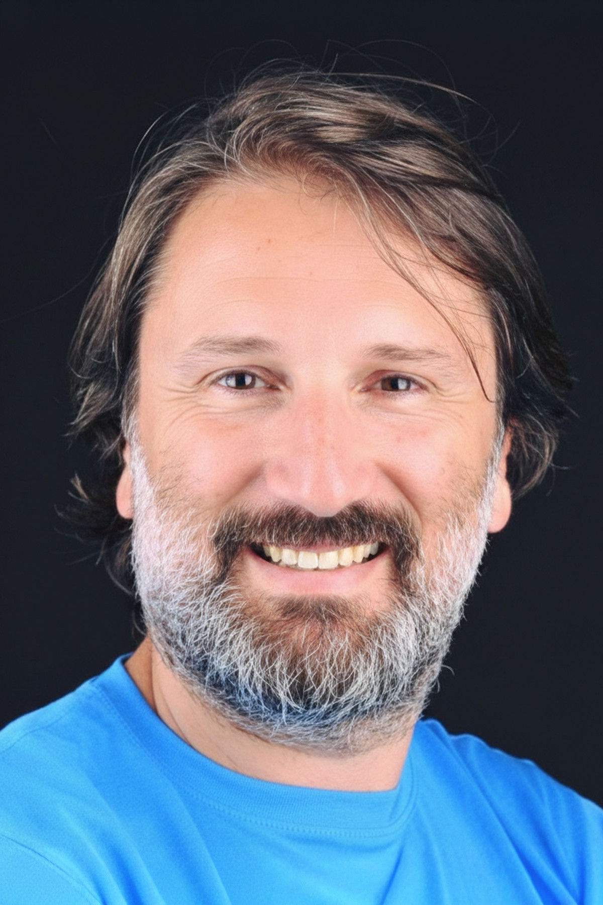 et billede af Cenk Sözeri