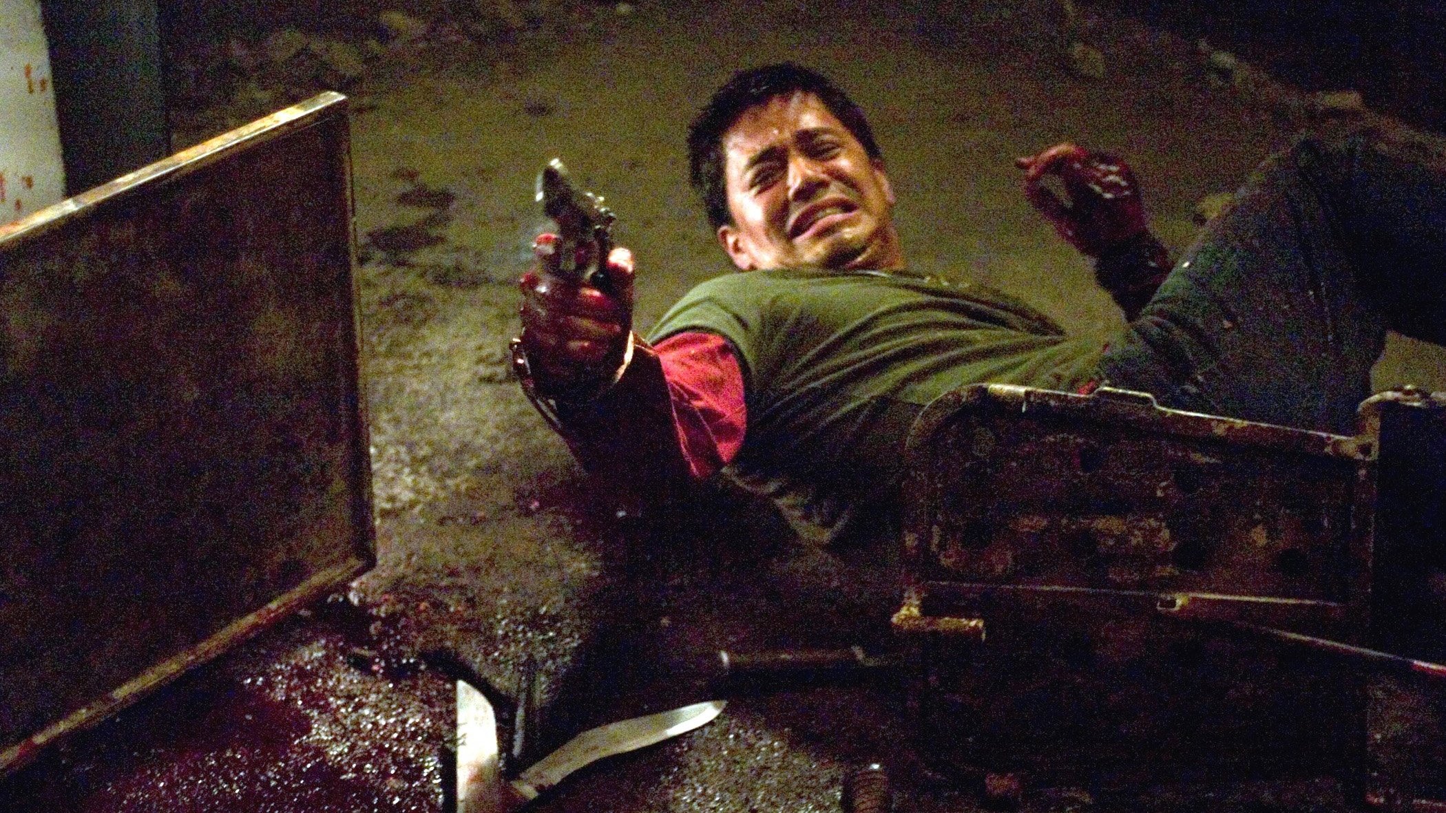 Hostel (2005)