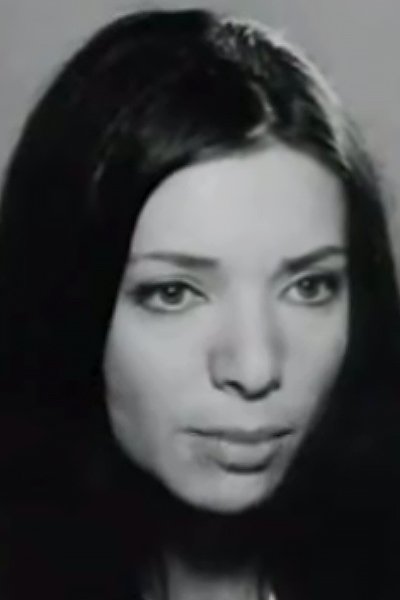 Mary Gotsi as Aliki