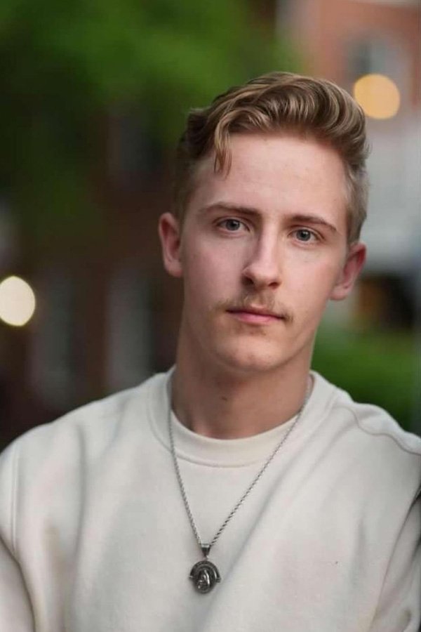 et billede af Caleb Baker