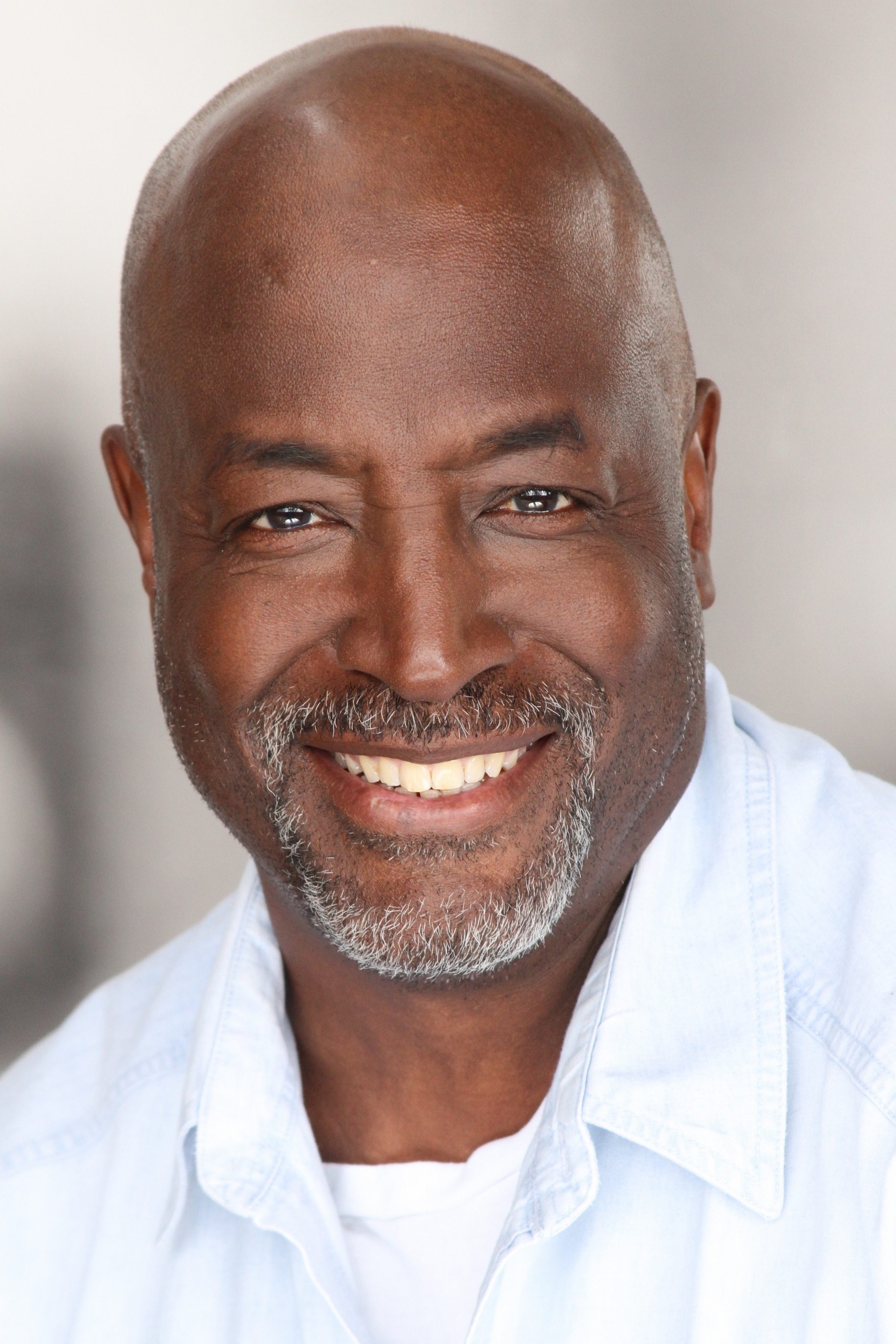 et billede af Leonard R. Butler